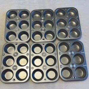 Cooking Concept Lot of 6 - 6 cavity Muffin Cupcake Pans Bakeware Trays stackable